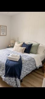 Little Haven Cottage an ocean view 2 bedroom cottage in Savage Harbour - 1