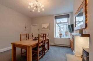 Richmond View Central Clitheroe with Log Burner - 1