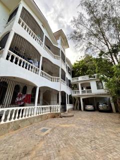 Creek View 2 Bedroom Apartment - 1