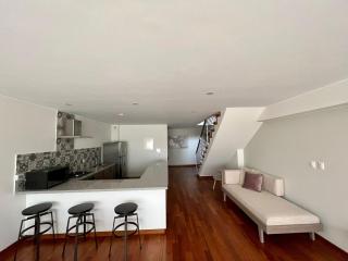Walk to Larcomar Peaceful 7th Floor Flat AC - 7