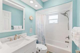Seaglass Shores, steps to the beach & launch views - 9