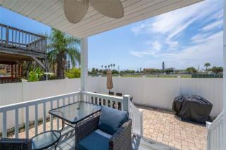 Seaglass Shores, steps to the beach & launch views - 6