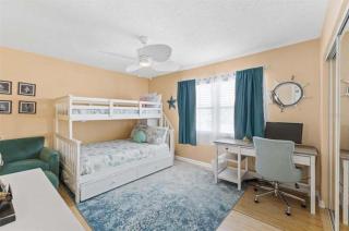 Seaglass Shores, steps to the beach & launch views - 3