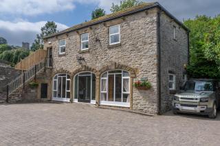 The Hayloft - luxury first floor apartment in Castleton in the Peak District - 0