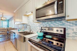 Poolside Villas 303 - 4