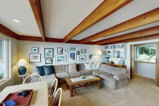 Spectacular Seaside Surf-View Home - 7