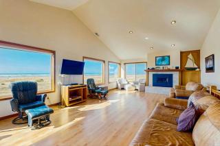 Frannie's Beachfront - 1