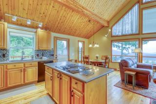 2 Bed 2 Bath Vacation home in Orcas Island - 2
