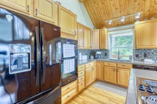 2 Bed 2 Bath Vacation home in Orcas Island - 1