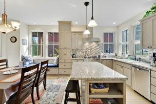 3 Bed 3 Bath Vacation home in Eastsound - 4