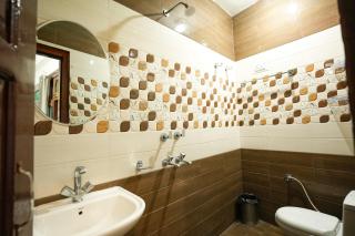 Pahadi Rovers Cafe and Homestay - 1