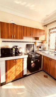 secure neighborhood, family friendly, 5min drive to all amenities - 7