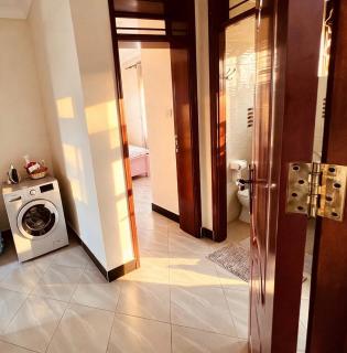 secure neighborhood, family friendly, 5min drive to all amenities - 5