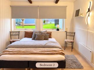 Cozy 2-Bedroom Apartment with Sea View in Fauske - 4