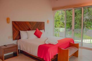 Villa w Heated Pool, Sleeps 30, Walk to Beach - 1