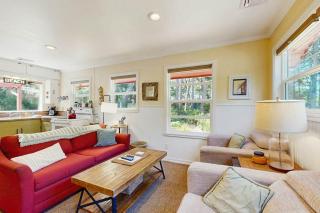 Woodland Cottage by the Sea - 9