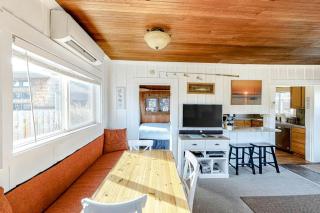 Cottage by the Sea (MCA #1213) - 6