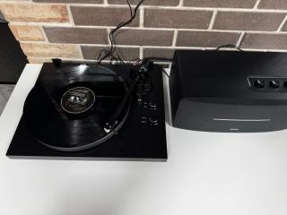 Ексклюзивні апартаменти " VINYL HOUSE" на центральному проспекті, програвач вінілу з платівками, великий Smart TV,преміум-підписки YouTube та онлайн-кінотеатрів , кавомашина, відкритий балкон, ГАРАНТОВАНЕ ЖИВЛЕННЯ, ЗВІТНІ ДОКУМЕНТИ - 3