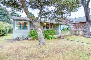 Seaside Classic Cozy Bungalow - 2