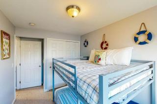 3 Bed 2 Bath Vacation home in Newport - 2