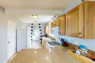 3 Bed 2 Bath Vacation home in Newport - 1