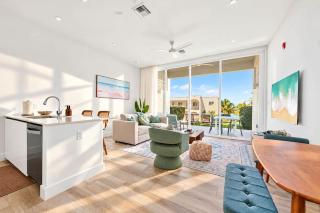 Luxury Condo with Ocean Views & Private Garden - 9