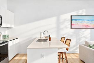 Luxury Condo with Ocean Views & Private Garden - 2