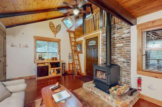 Creekside Cabin - 2
