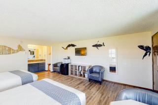 The Lamplighter Inn - Crab Shack and Whale Watching - 7