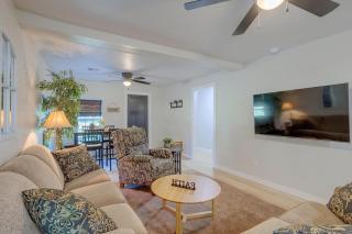Guthrie Home in the Heart of Historic Downtown! - 2