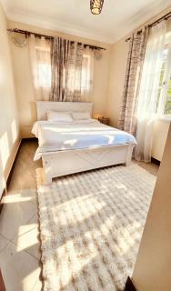 Private space, secure neighborhood and 5min drive to all amenities - 2