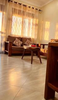 Private space, secure neighborhood and 5min drive to all amenities - 8
