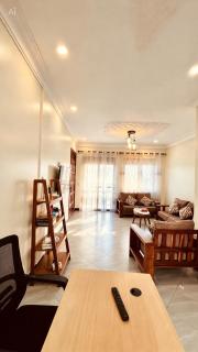 Private space, secure neighborhood and 5min drive to all amenities - 7