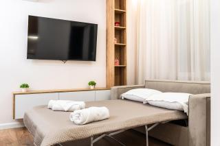 Luxury Apartment with Balcony & Self Check-in - 1