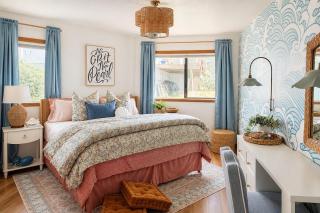 The White Haus - Harbor Views, Hot Tub, Game Room - 4