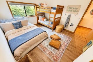 The White Haus - Harbor Views, Hot Tub, Game Room - 3