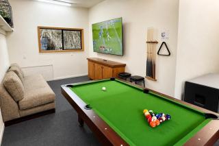 The White Haus - Harbor Views, Hot Tub, Game Room - 2
