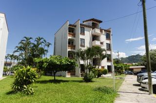 Departamentos en barrio tradicional cercanos a la playa - 0