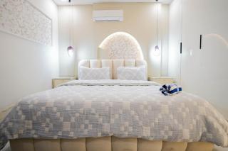 Modern 2BHK Flat Secure Parking & Self Check-In - 6