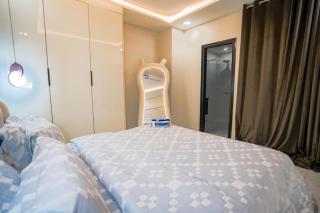 Modern 2BHK Flat Secure Parking & Self Check-In - 3