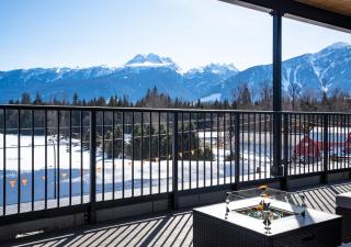 The Big Deck by Revelstoke Vacations - 5
