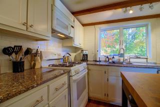 Renovated Farmhouse < 1 Mile to Okemo Mountain! - 1