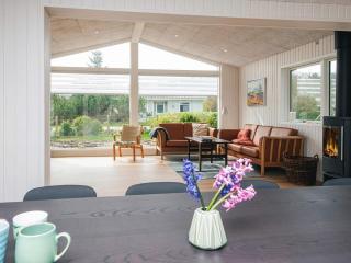 6 person holiday home in Ringkøbing - 1