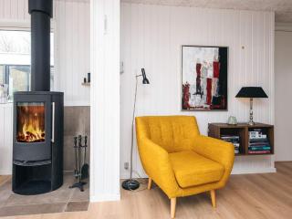 6 person holiday home in Ringkøbing - 6