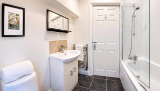 Cosy and convenient Sunderland apartment - 8