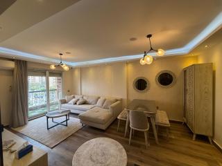 Jacuzzi & Balcony Rehab Apt Near Top Malls & Dining - 8