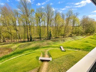 Tranquil 1BR Getaway with Scenic Balcony - 7
