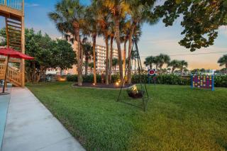 Lola's on the Beach - Cape Canaveral, FL - 4