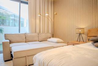 Luxurious studio apartment with private garden - 5