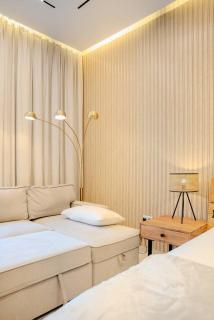 Luxurious studio apartment with private garden - 2